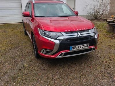 Gebraucht Mitsubishi Outlander P-HEV 224 PS (164 kW) 2019 Rot SUV