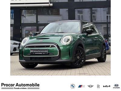 Gebraucht Mini Cooper SE Classic 135 kW (184 PS) 2023 British racing green Kleinwagen