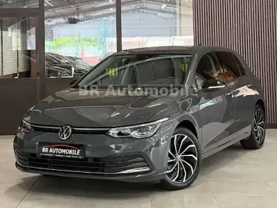 Gebraucht VW Golf VII Active 150 PS (110 kW) 2021 Delfingrau metallic Kleinwagen