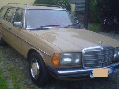 Beige Gebraucht 1984 Mercedes 300 Kombi | 11.200 €