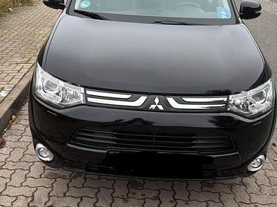 Gebraucht Mitsubishi Outlander 150 PS (110 kW) 2014 Schwarz SUV
