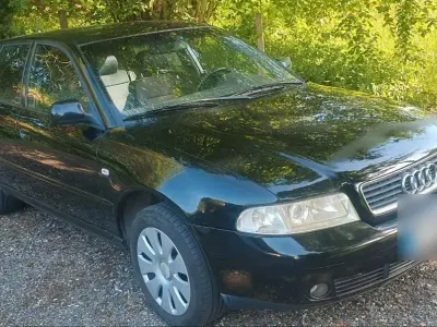 Gebraucht Audi A4 115 PS (84 kW) 2000 Schwarz Kombi