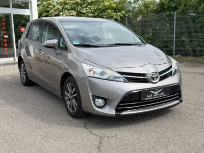 Gebraucht Toyota Verso Skyview Edition 111 PS (81 kW) 2015 Avantgarde bronze me Van / Kleinbus