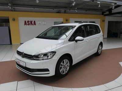 Gebraucht VW Touran 150 PS (110 kW) 2024 Weiß Van / Kleinbus