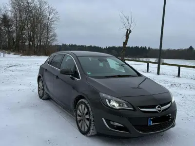 Usata Opel Astra Exklusiv 165 CV (121 kW) 2015 Grigio Berlina