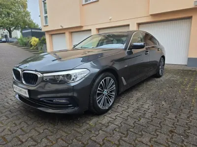 Gebraucht BMW 520 Sport Line 190 PS (139 kW) 2017 Sophistograu Limousine