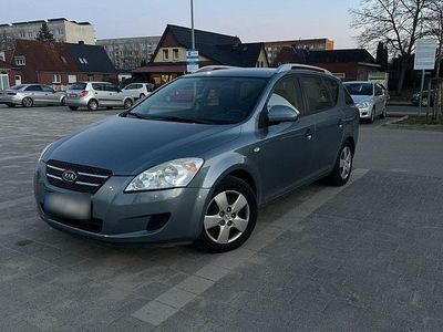 Gebraucht Kia Ceed 115 PS (84 kW) 2008 Grau Kleinwagen