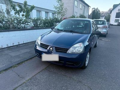 Second-hand Renault Clio II 58 CP (42 kW) 2008 Albastru Hatchback