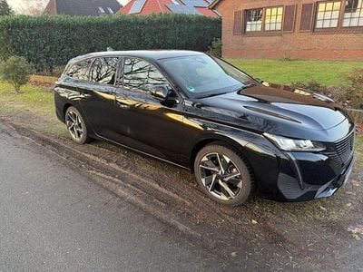 Gebraucht Peugeot 308 Allure 131 PS (96 kW) 2022 Schwarz Kombi