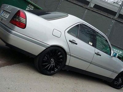 Gebraucht Mercedes C220 Elegance 150 PS (110 kW) 1993 Silber Limousine
