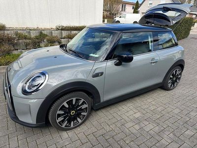 Second-hand Mini Cooper SE Classic 75 kW (102 CP) 2022 Gri Hatchback