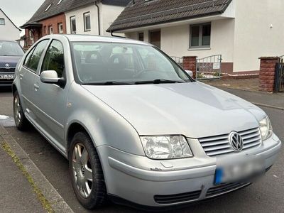 gebraucht VW Bora 2.0 Benzin 115 PS 5 Gang Bluetooth Sitzheizung