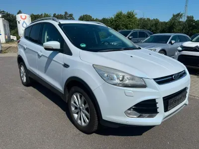 Gebraucht Ford Kuga Titanium 163 PS (119 kW) 2013 Weiß SUV