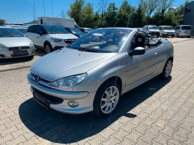 Gebraucht Peugeot 206 CC Quiksilver 109 PS (80 kW) 2005 Silber Cabrio