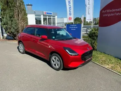 Gebraucht Suzuki Swift Comfort 83 PS (61 kW) 2024 Rot Kleinwagen