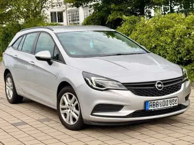 Gebraucht Opel Astra Selection 105 PS (77 kW) 2017 Grau Kombi