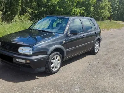 Używany VW Golf III GT 90 KM (66 kW) 1994 Czarny Sedan/Limuzyna