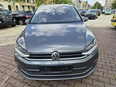 Gebraucht VW Golf Sportsvan Highline 150 PS (110 kW) 2018 Indiumgrau metallic Van / Kleinbus