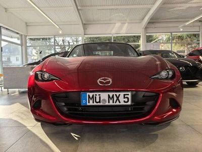 Neu Mazda MX5 Exclusive-Line 132 PS (97 kW) 2025 Soul red crystal m Cabrio
