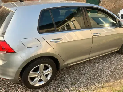 Gebraucht VW Golf VII Comfortline 110 PS (80 kW) 2014 Silber Limousine