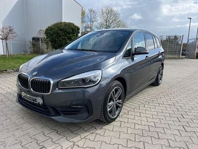 Gebraucht BMW 220 Gran Tourer Sport Line 190 PS (139 kW) 2022 Grau Van / Kleinbus