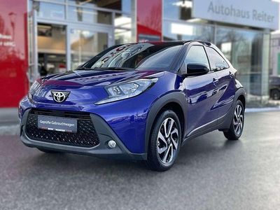 Juniper blue metallic/ night sky black Gebraucht 2022 Toyota Aygo X Basis SUV | 16.490 € (Etwas zu teuer)