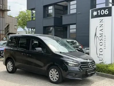 Gebraucht Mercedes T180 Edition 116 PS (85 kW) 2024 Schwarz Van / Kleinbus