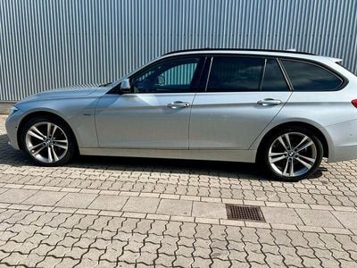 Gebraucht BMW 330 Performance 258 PS (189 kW) 2015 Silber Kombi