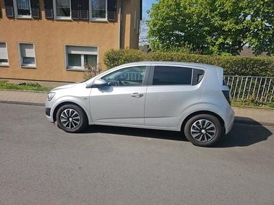 Begagnad Chevrolet Aveo 115 HK (84 kW) 2012 Silver Halvkombi
