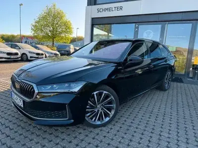 Używany Skoda Superb LAURIN & KLEMENT 150 KM (110 kW) 2024 Czarny Kombi