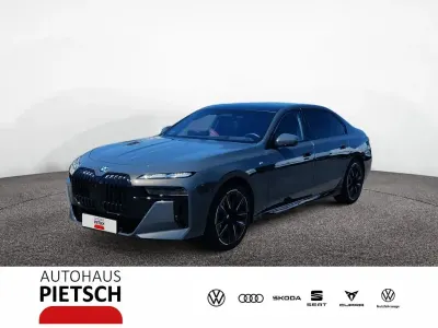 Gebraucht BMW 740 M Sport 286 PS (210 kW) 2024 Dravitgrau metallic Limousine