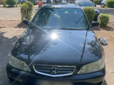 Gebraucht Honda Accord 136 PS (100 kW) 2001 Schwarz Limousine