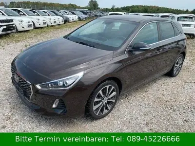 Gebraucht Hyundai i30 120 PS (88 kW) 2017 Braun Limousine