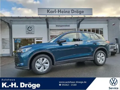 Gebraucht VW Tiguan Basis 131 PS (96 kW) 2026 Blau SUV