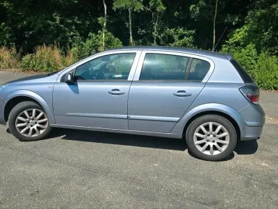 Gebraucht Opel Astra 90 PS (66 kW) 2005 Silber Kleinwagen