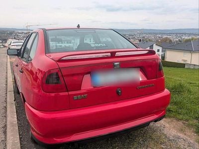 Second-hand Seat Cordoba 75 CP (55 kW) 1997 Roșu Hatchback
