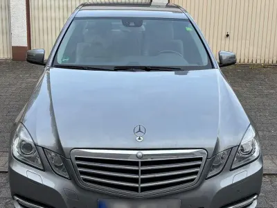 Gebraucht Mercedes E220 Elegance 170 PS (125 kW) 2012 Silber Limousine