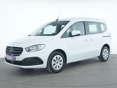 Gebraucht Mercedes T180 131 PS (96 kW) 2024 Arktikweiss Van / Kleinbus