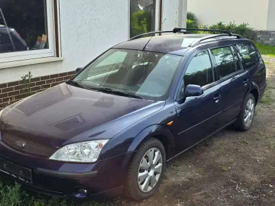 Gebraucht Ford Mondeo Ambiente 125 PS (91 kW) 2002 Blau Kombi