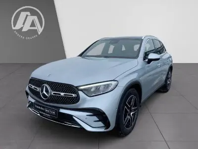 Używany Mercedes GLC200 AMG 204 KM (150 kW) 2024 Srebrny SUV