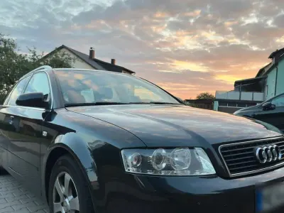 Gebraucht Audi A4 131 PS (96 kW) 2004 Schwarz Kombi