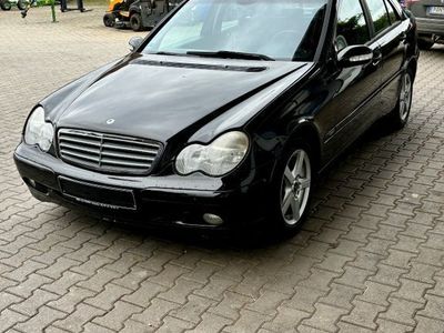 Mercedes C200