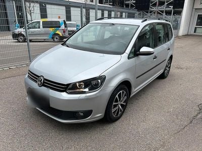 Usata VW Touran 105 CV (77 kW) 2014 Grigio Monovolume