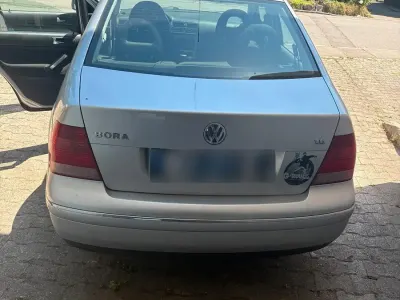 Gebraucht VW Bora 101 PS (74 kW) 2001 Grau Limousine