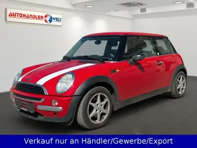 Używany Mini ONE 90 KM (66 kW) 2002 Czerwony Hatchback