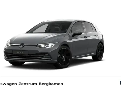 Gebraucht VW Golf VIII Style 131 PS (96 kW) 2024 Grau Limousine