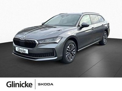 Neu Skoda Superb Selection 150 PS (110 kW) 2026 Grau Kombi