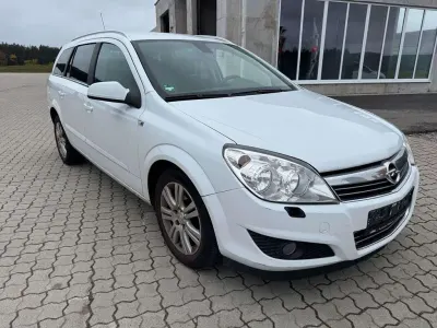 Gebraucht Opel Astra Cosmo 125 PS (91 kW) 2008 Weiß Limousine