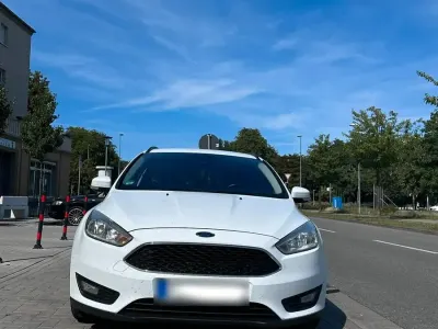 Gebraucht Ford Focus 120 PS (88 kW) 2016 Weiß Limousine