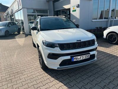 Weiß Gebraucht 2021 Jeep Compass SUV | 24.990 € (Fairer Preis)
